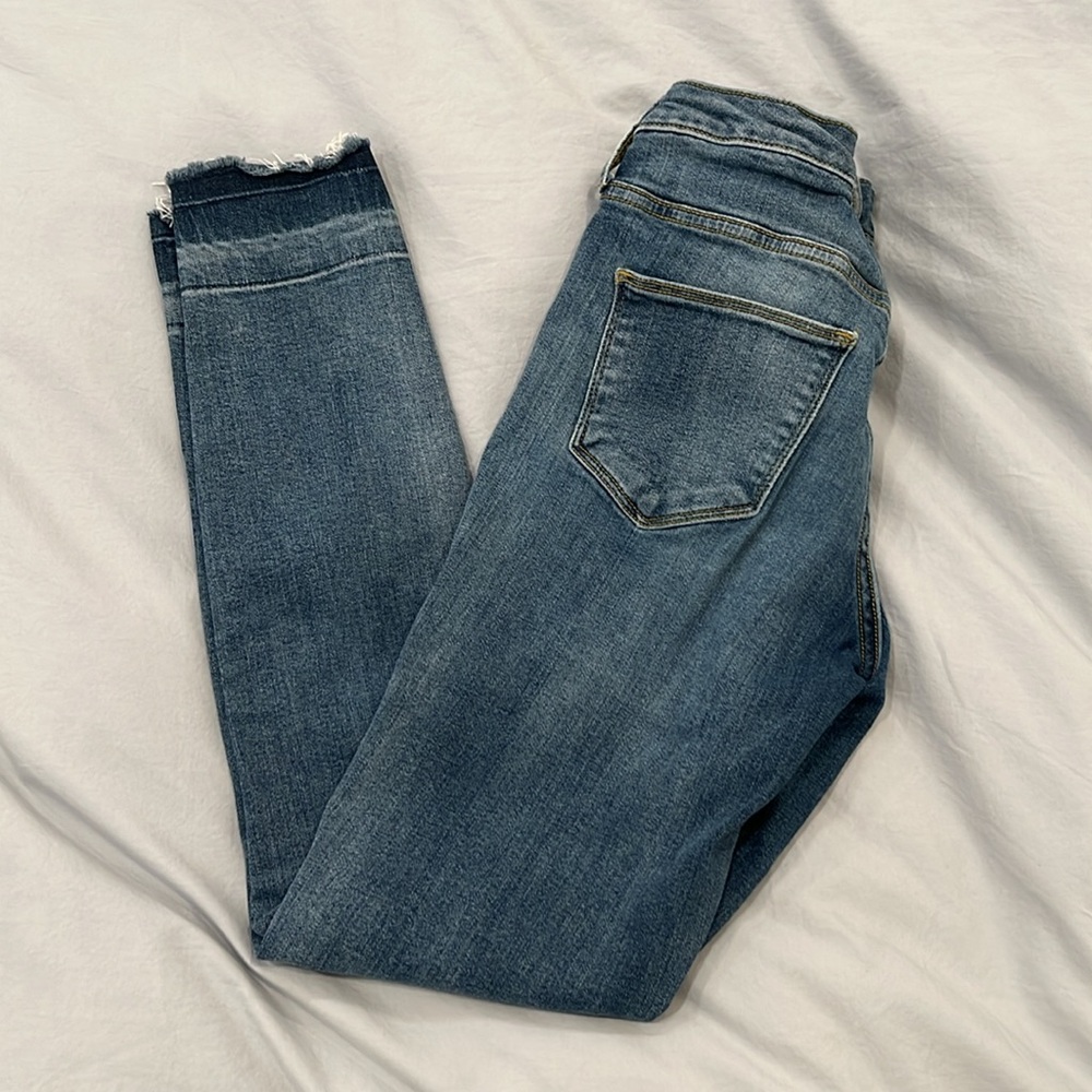 Universal Thread jeans - Picture 2 of 3